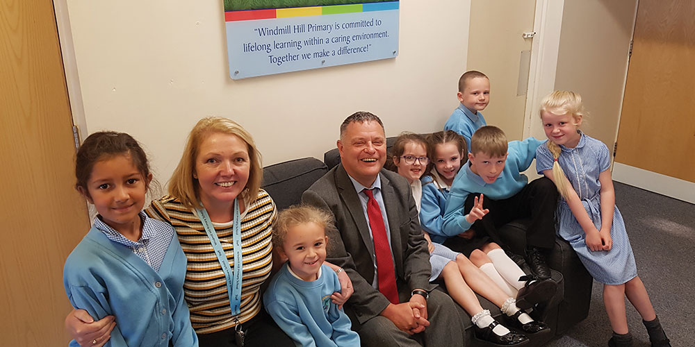2019-windmill-hill-school-labour-mp-visit-mike-aymesbury-1